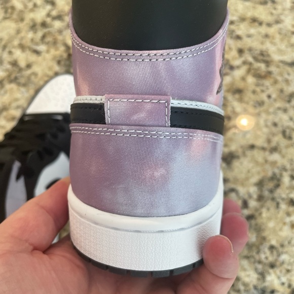 NWB Mens Air Jordan 1’s MID SE Size 11 Black Bleached Coral. - Picture 10 of 15